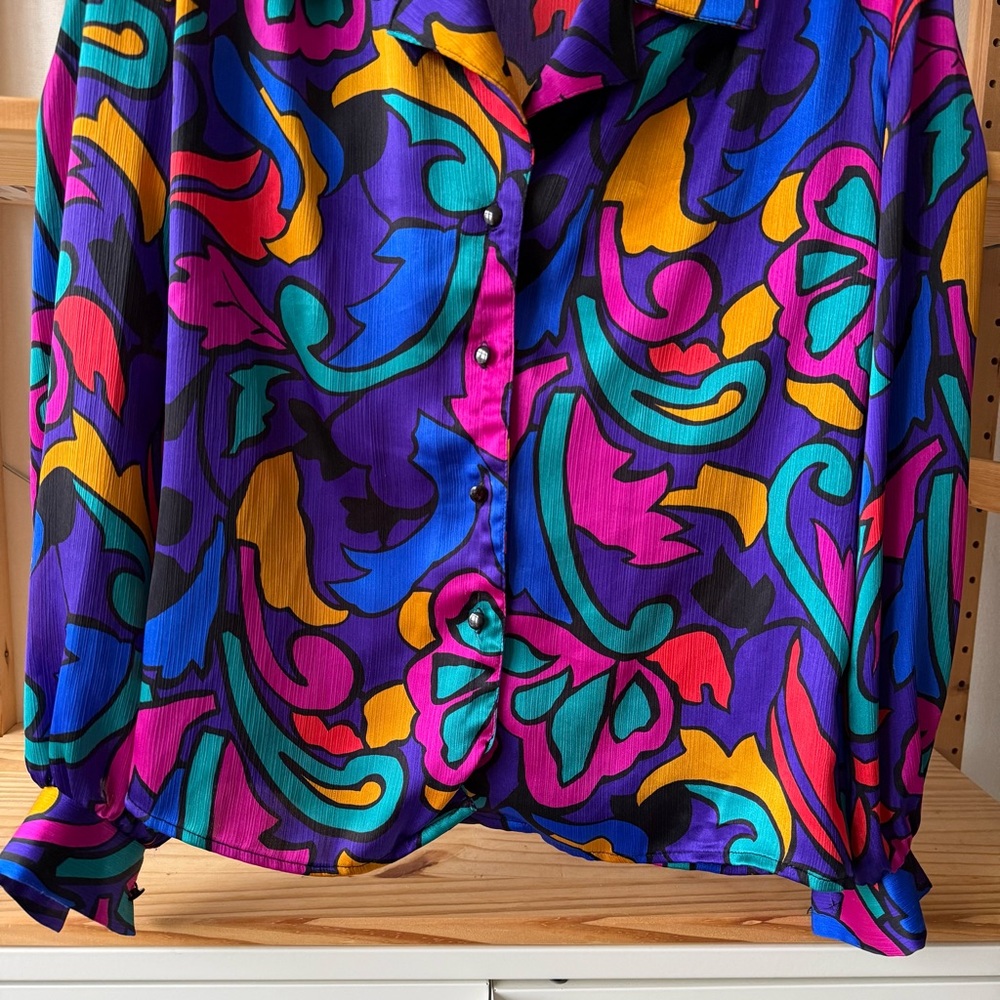 Colorful Abstract Print Women's Top - Picture 5 of 7